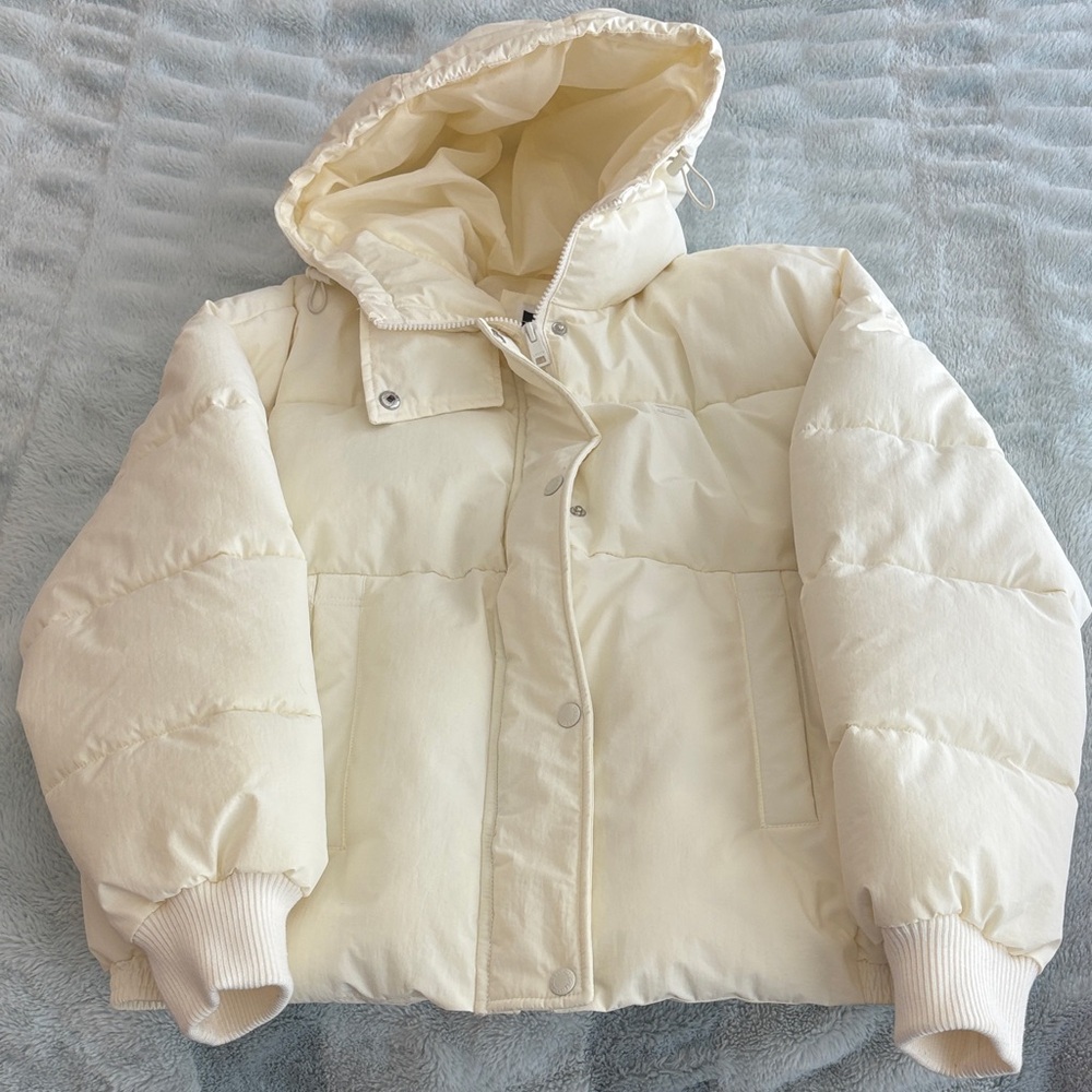 Levi's Off-White Puffer Jacket with Hood